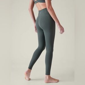 Athleta Basil Transcend Stash Leggings
